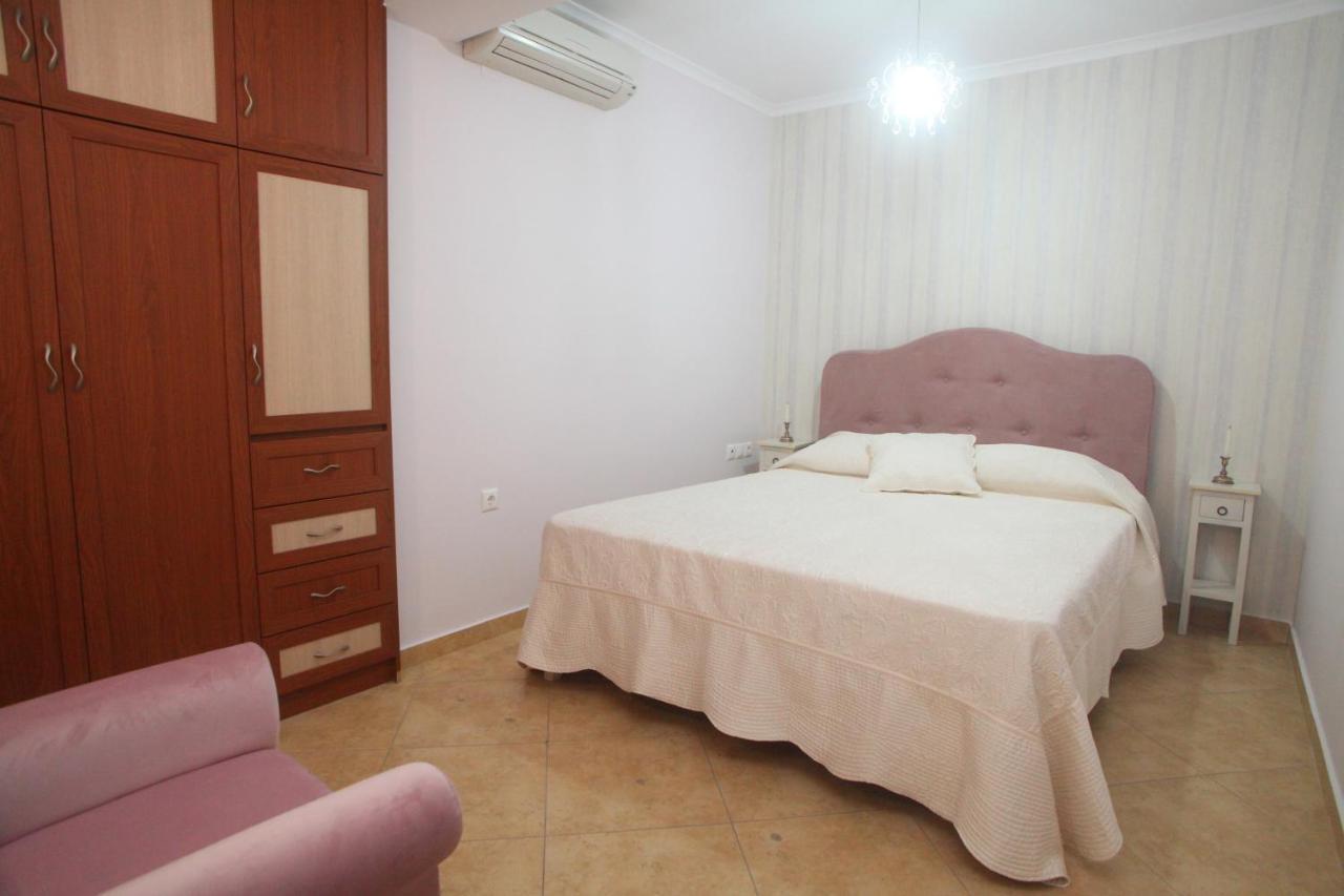 Pirofani Villa Apartments Apolpaina Esterno foto