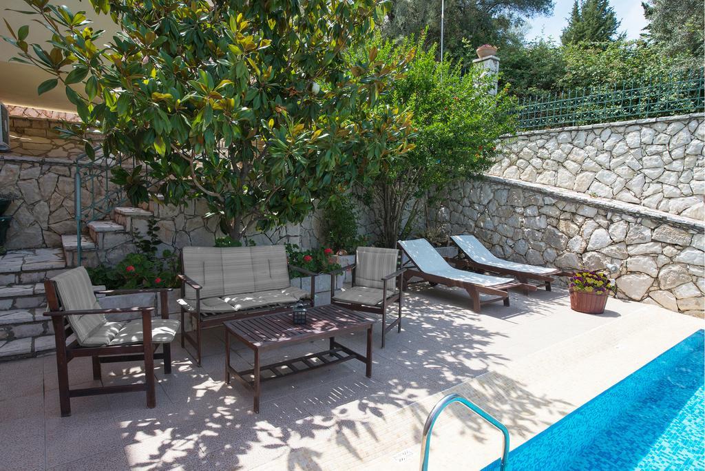 Pirofani Villa Apartments Apolpaina Esterno foto
